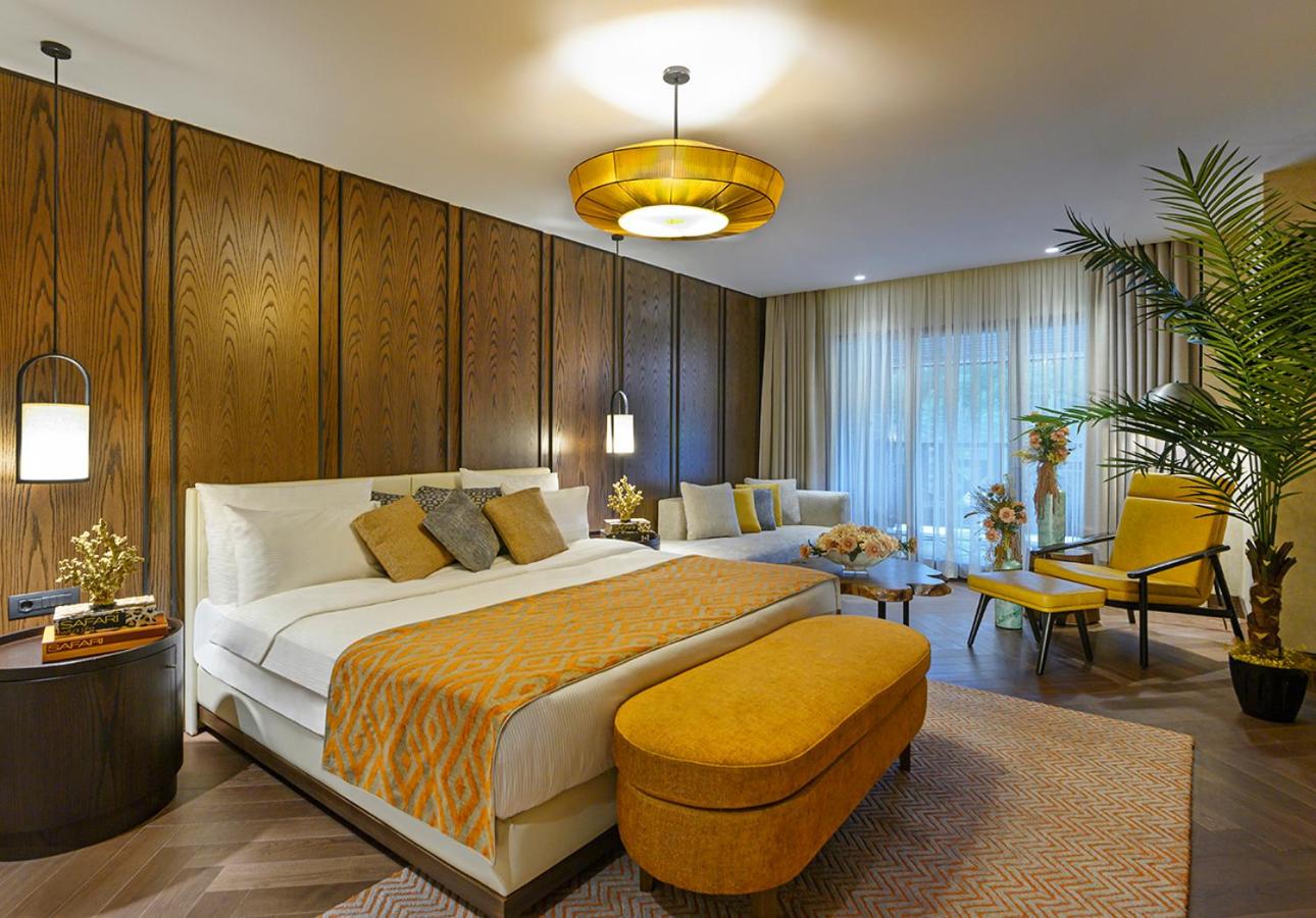 Presidential, Suite, King Bed, Forest View