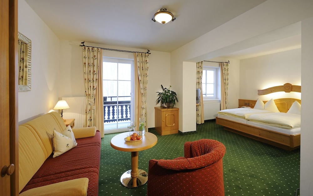 HOTEL SAALBACHER HOF 47/73