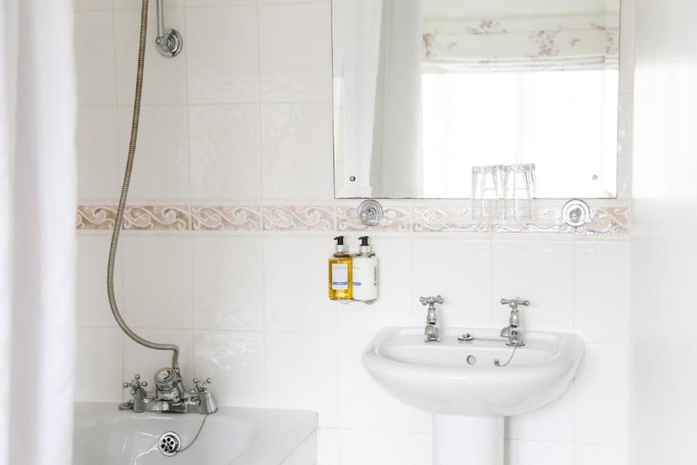 The Izaak Walton Country House Hotel 37/39