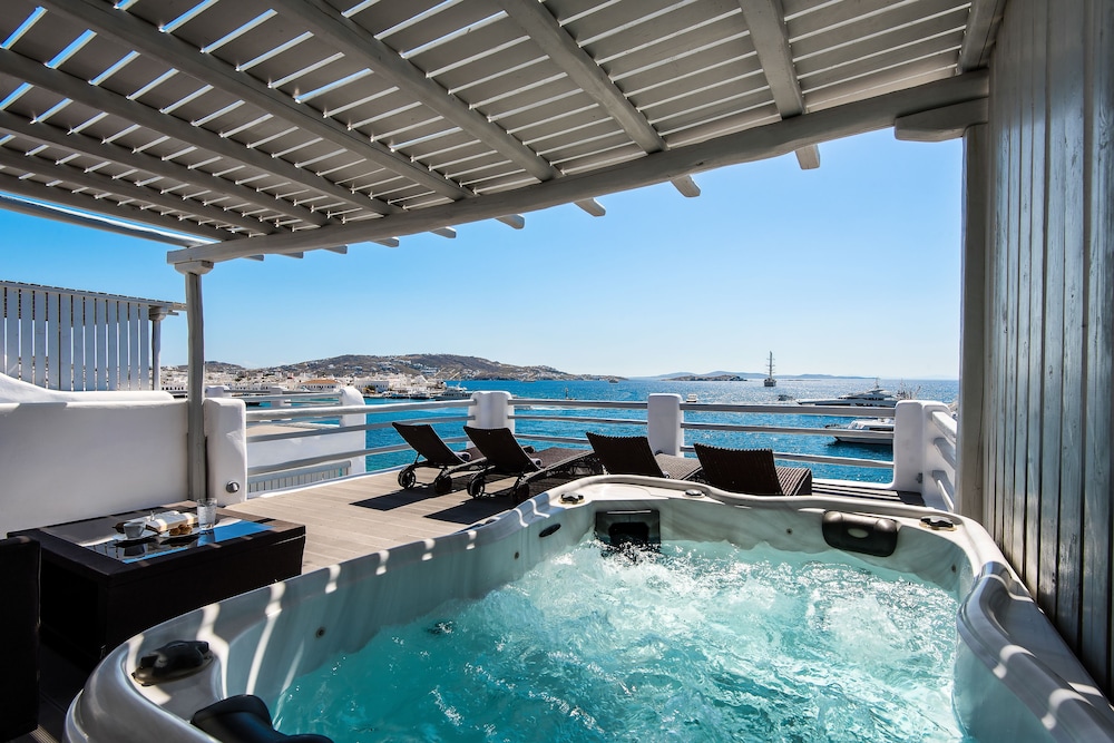 Riva Suites 24/50