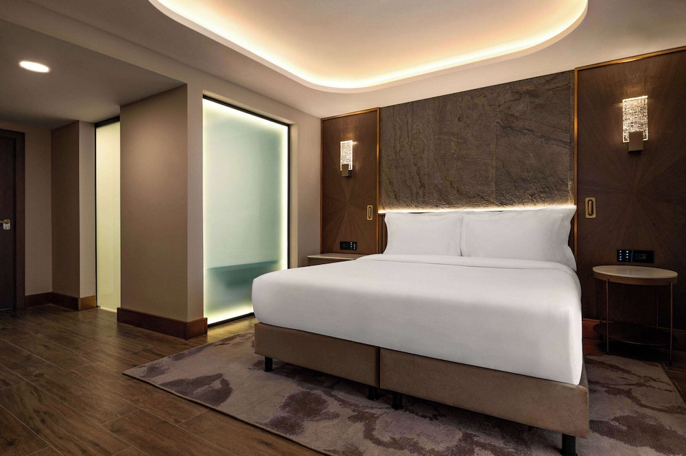 PRESTIGE, SUITE