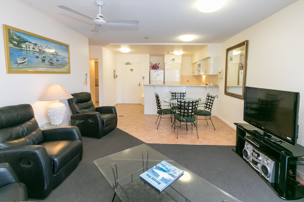 WHITE CREST LUXURY APARTMENTS 22/50