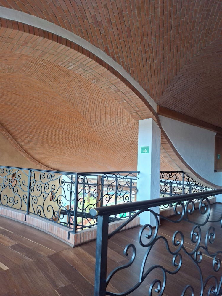 La Alhambra Hotel 23/50
