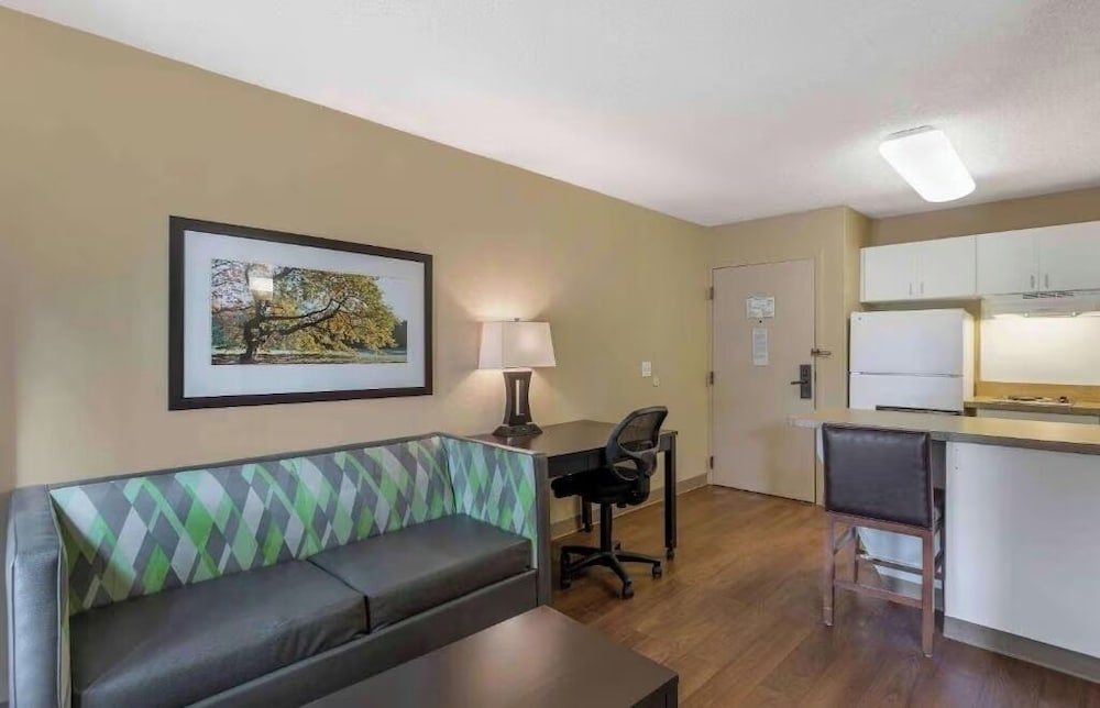 Studio 6 Extended Stay Memphis Airport TN 34/52