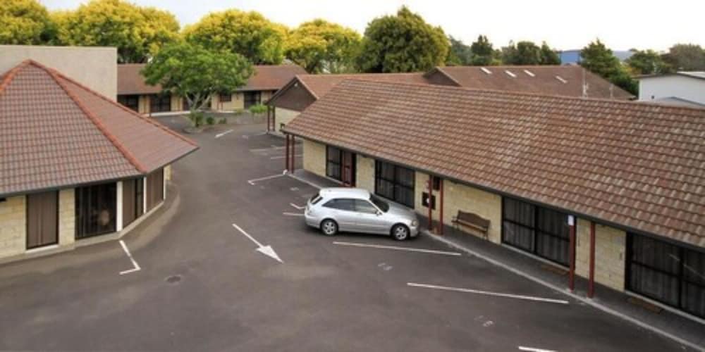 Bentleys Motor Inn 39/50