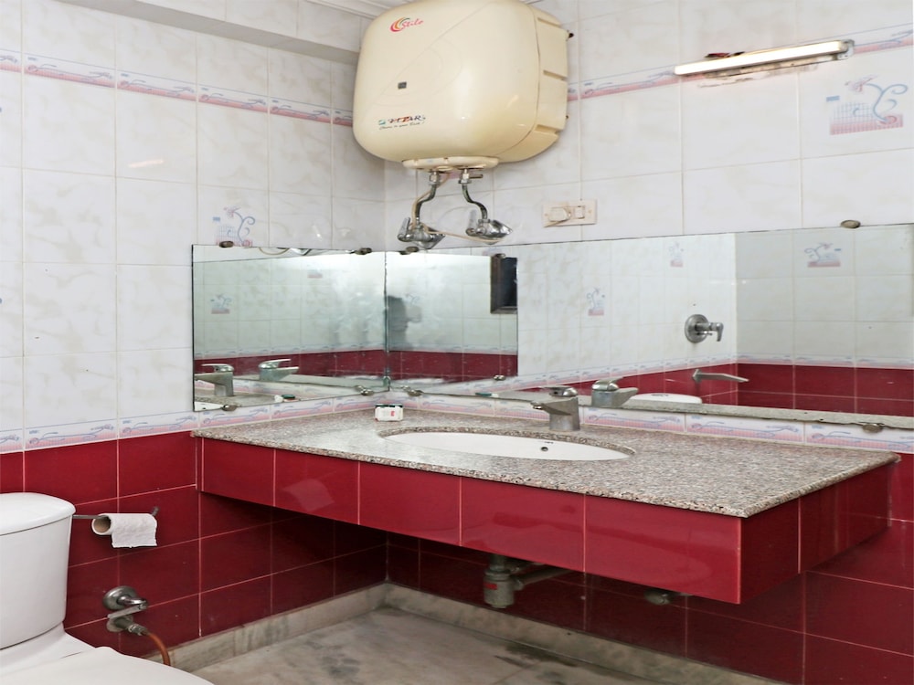 Oyo 12982 Hotel Oris International 47/50