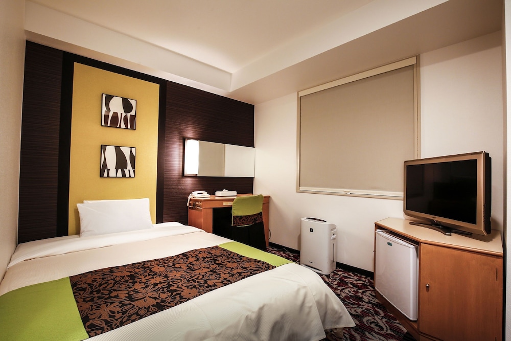 SEMI ROOM, MODERATE, SEMI DOUBLE BED, SMOKING