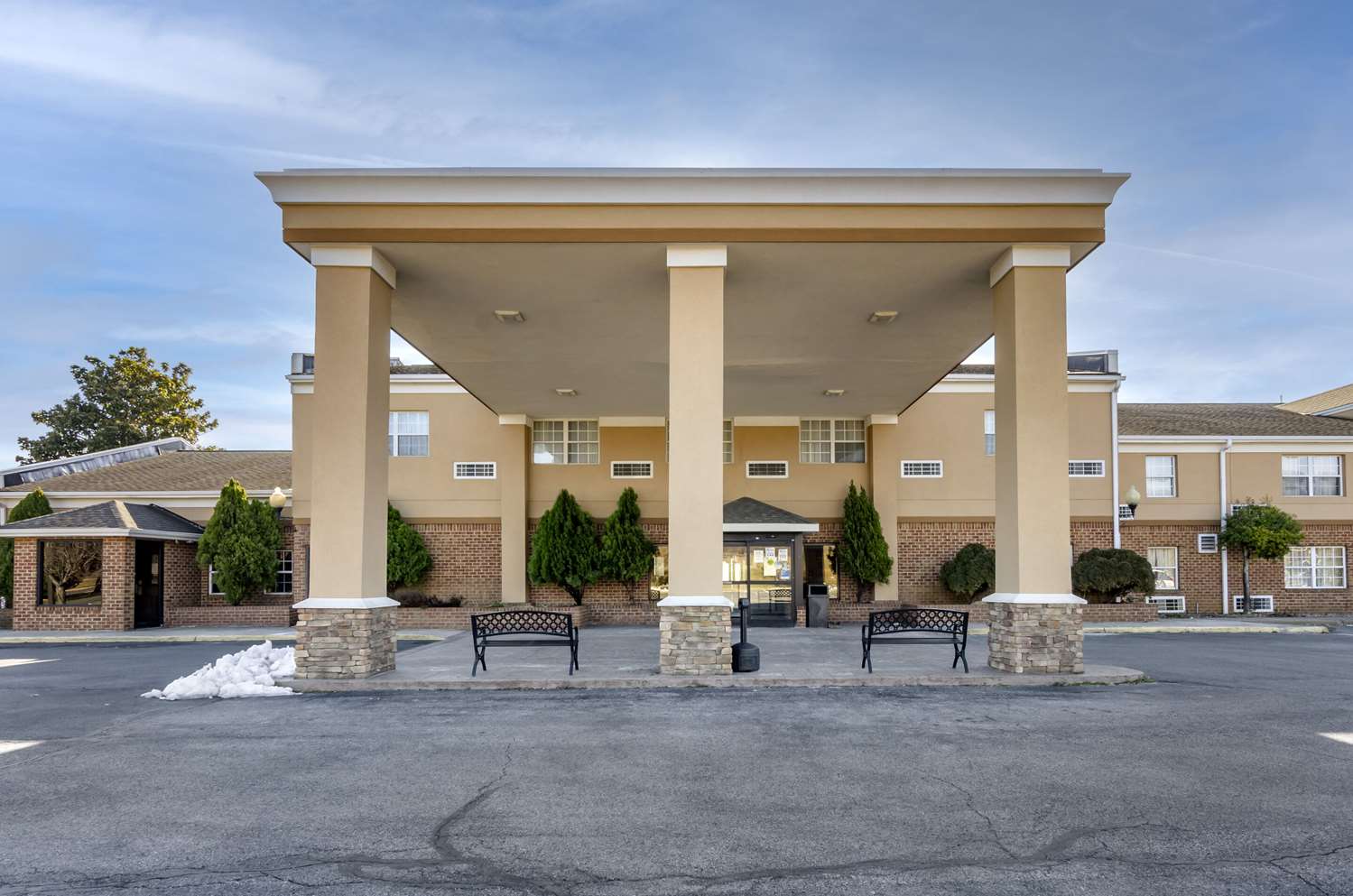 Comfort Inn & Suites Raphine VA 1/34