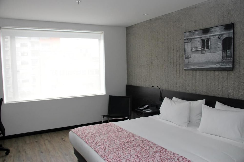 Hotel B3 Virrey 8/34