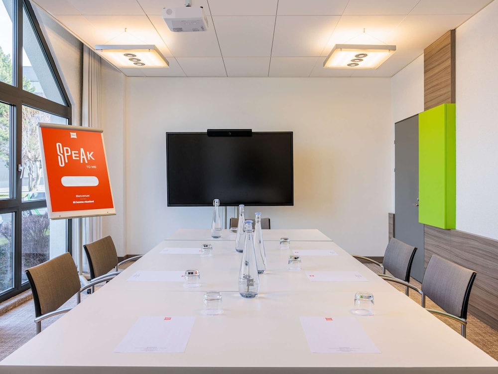 Ibis Lausanne Crissier 32/49