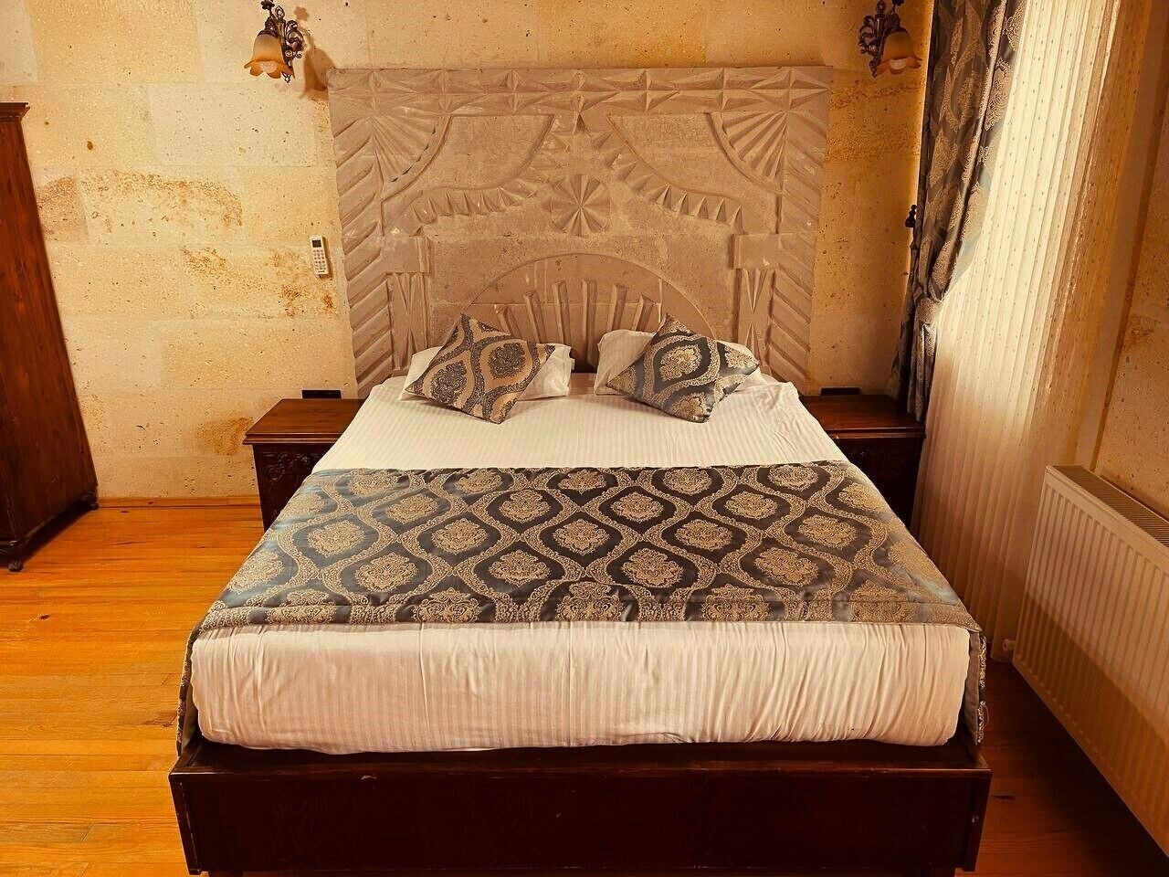 غرفة سوبيريور بسرير كوين بشرفة، Empire Cave Hotel 2/3
