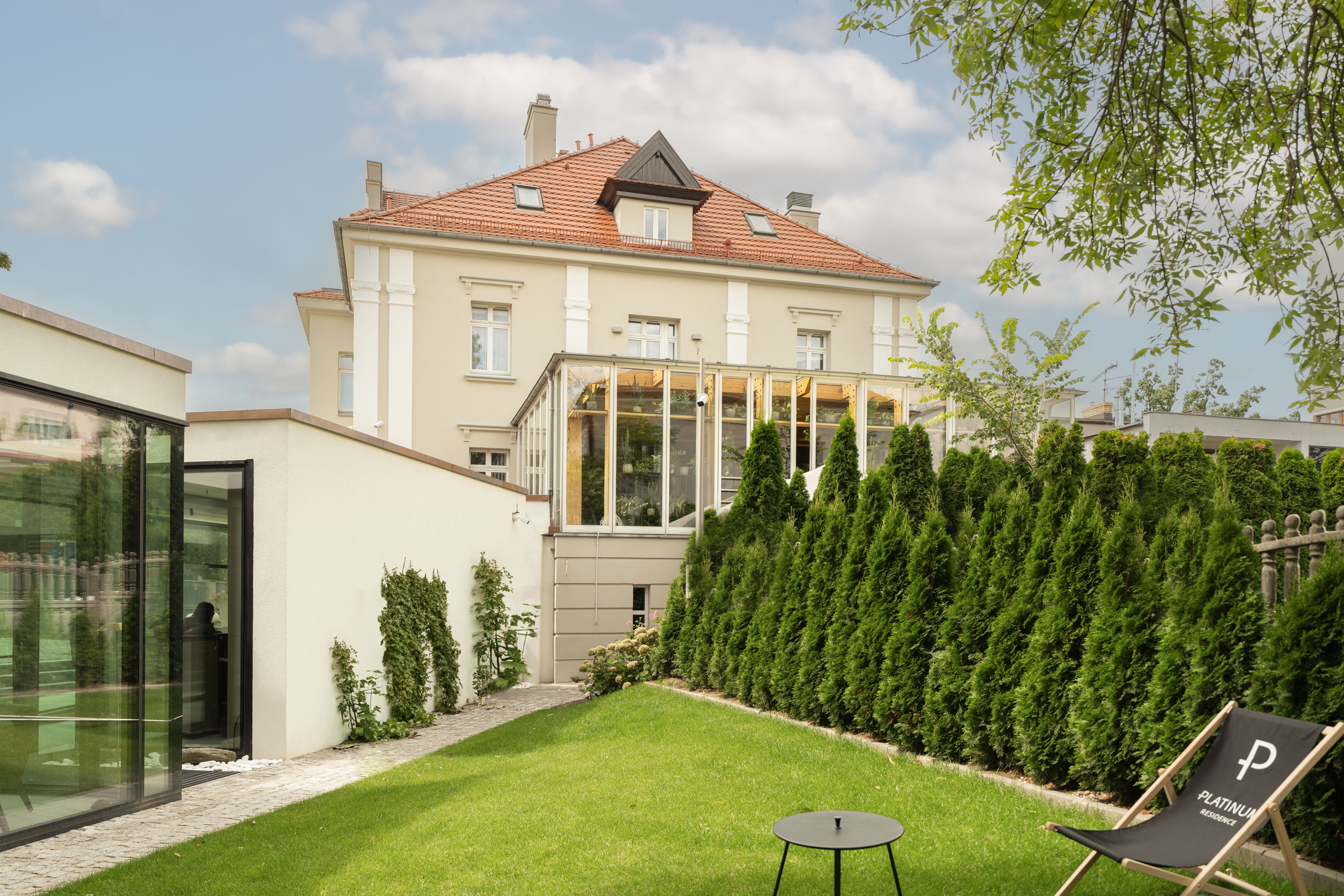 Platinum Residence Boutique 40/43