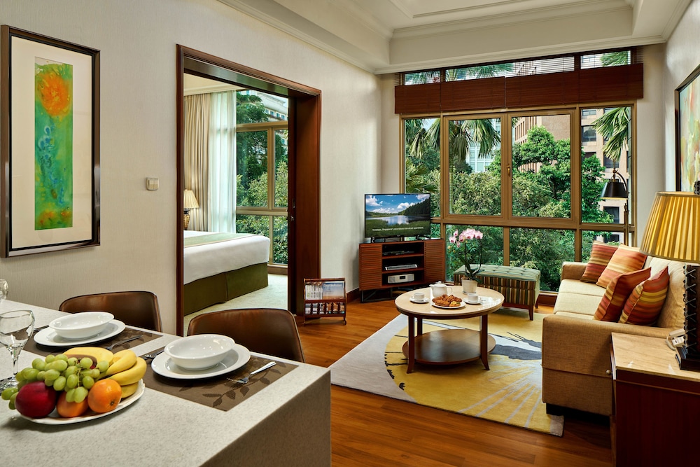 TREETOPS EXECUTIVE RESIDENCES 38/71