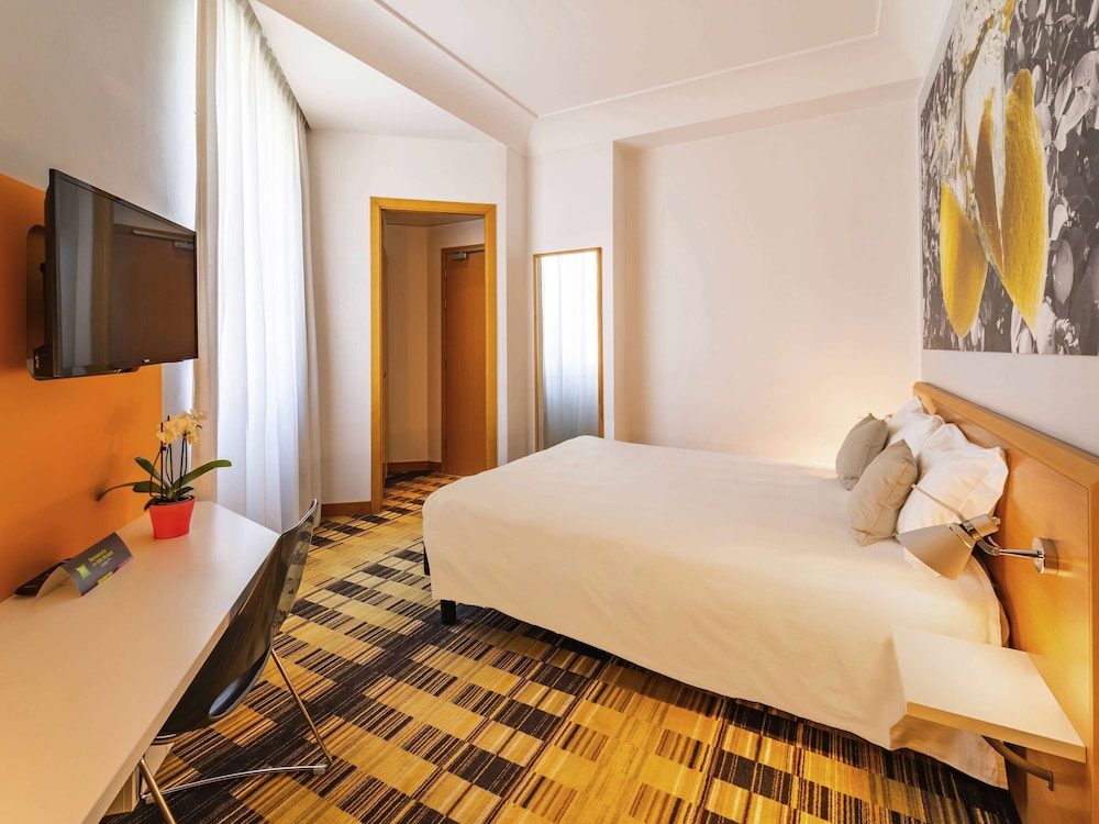 IBIS STYLES NAPOLI GARIBALDI 25/66