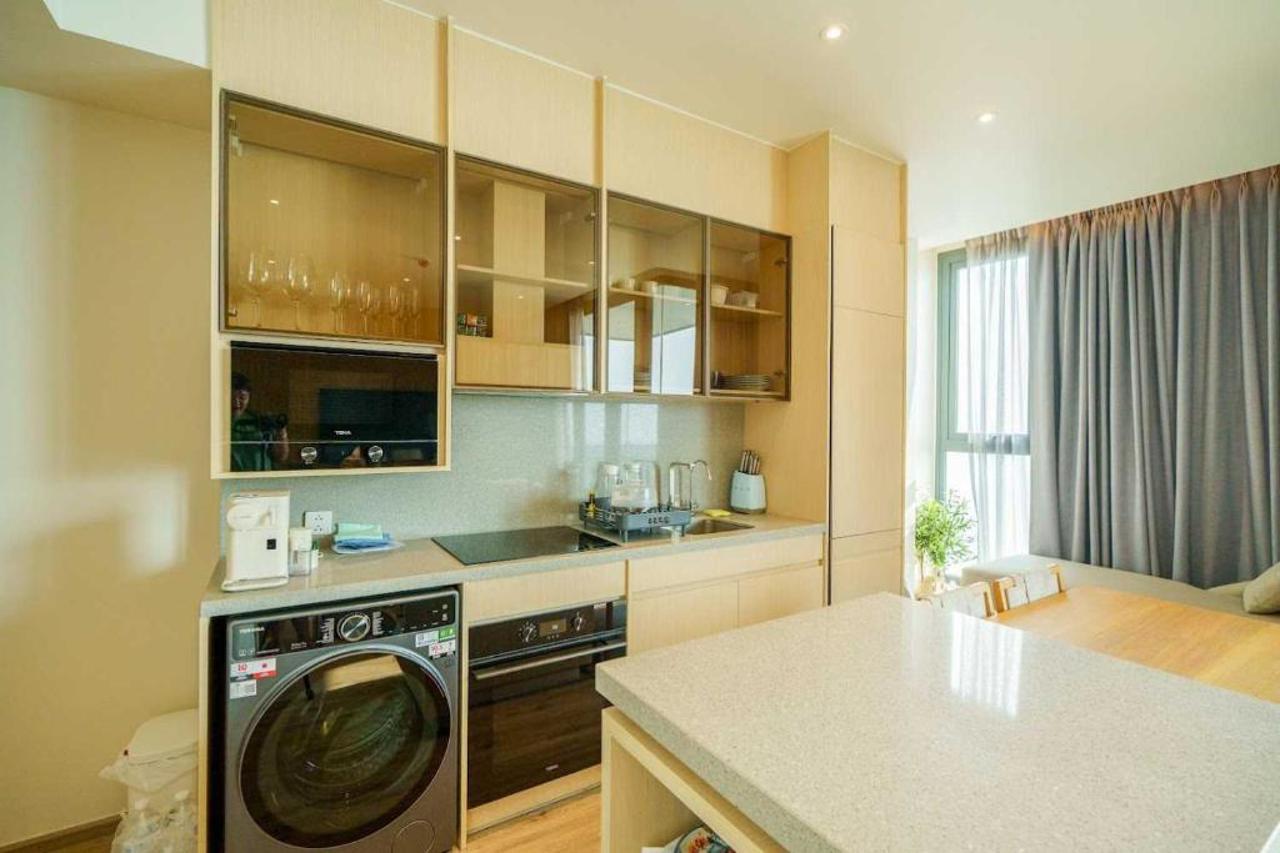 Luxury 2BR Sea View Apartment with Private Lift and Free Parking 34/34