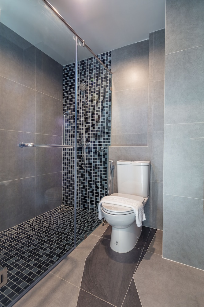 Atelier Suites 12/46