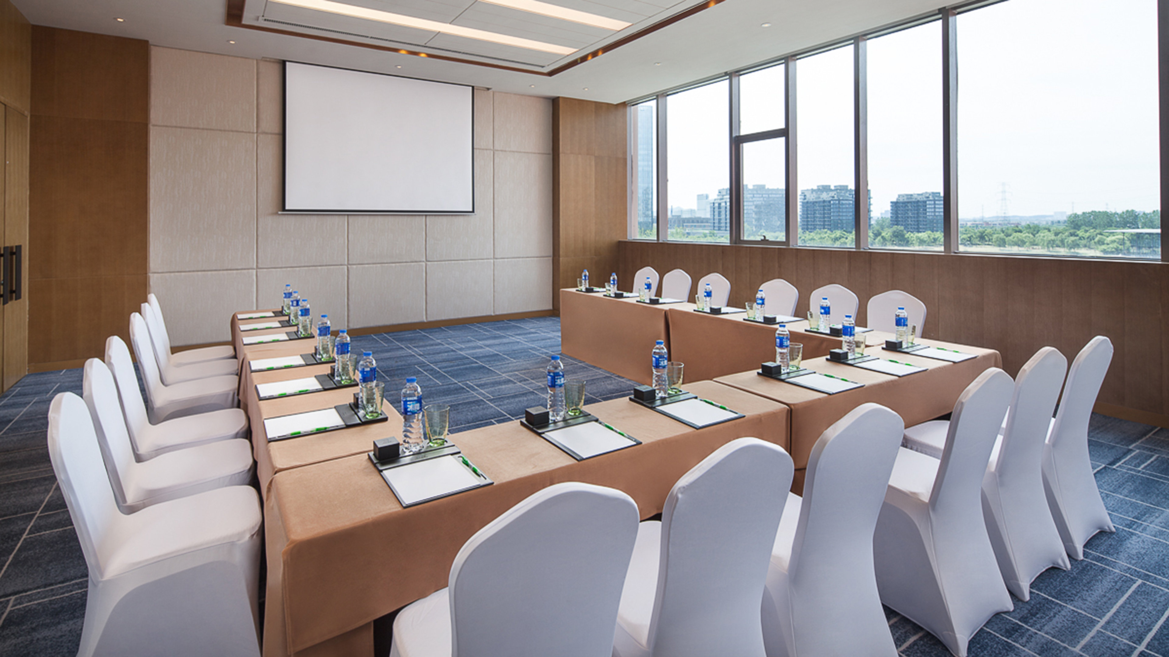 HOLIDAY INN NANJING QINHUAI SOUTH 28/34