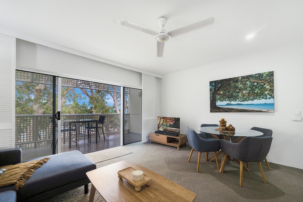 Marlin Waters Beachfront Apartments 77/100