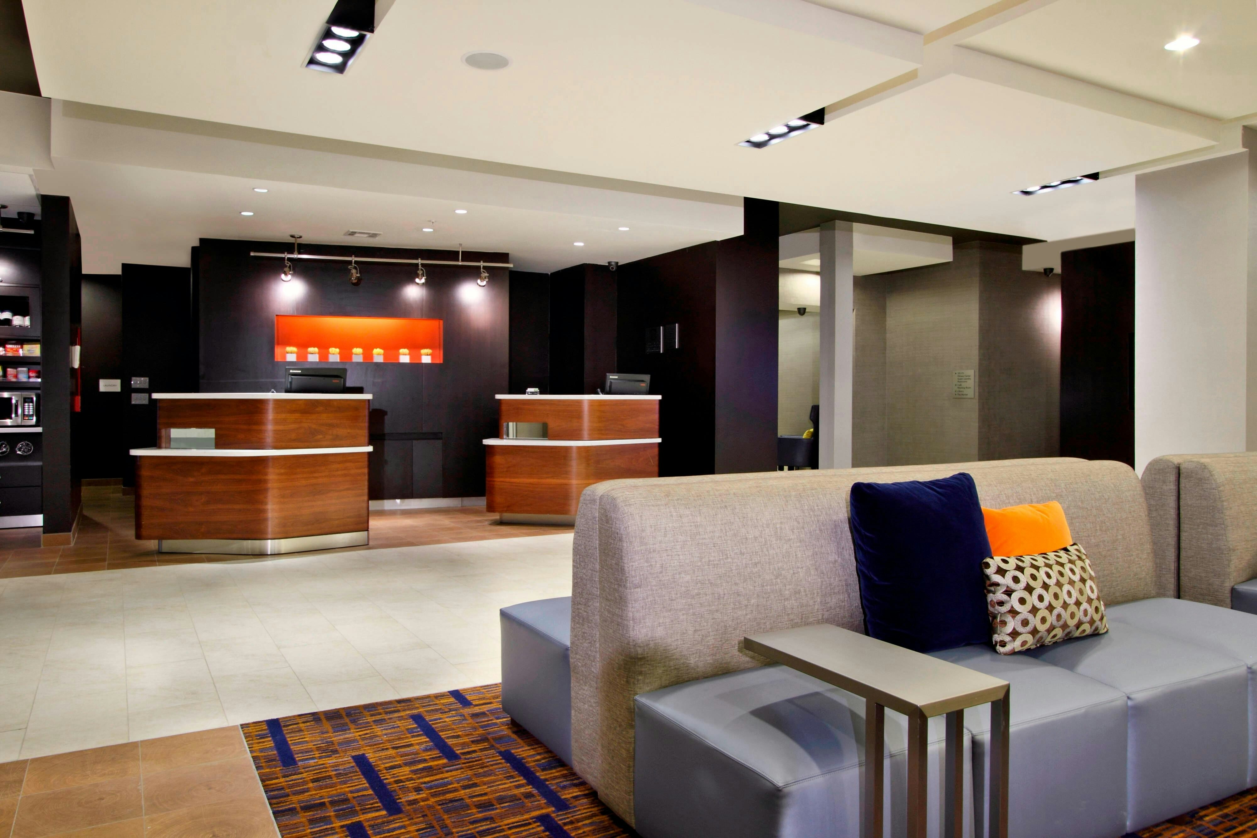 Lobby at Courtyard By Marriott Victoria, VICTORIA - TX