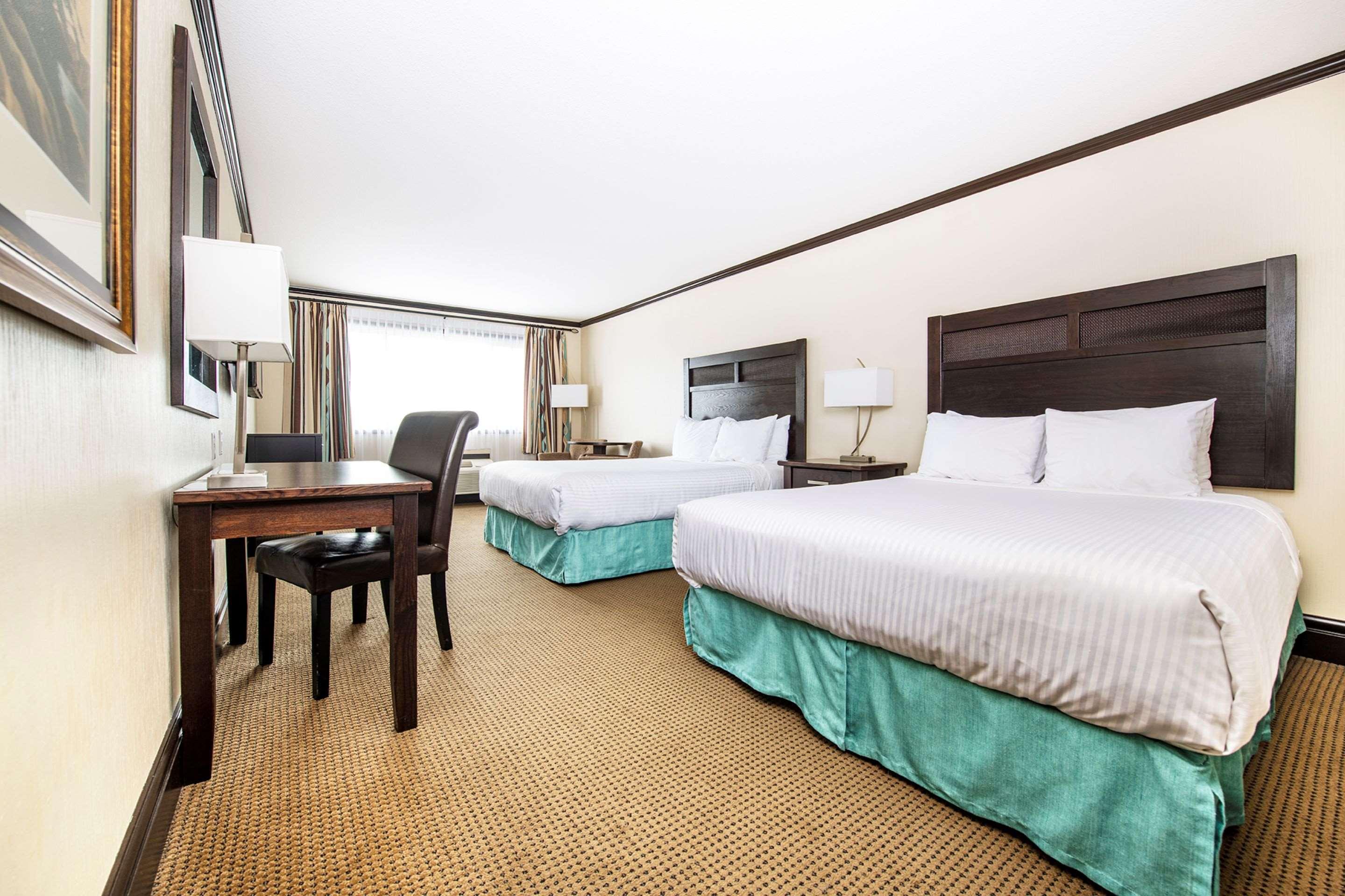 Space, 2 Queen Beds