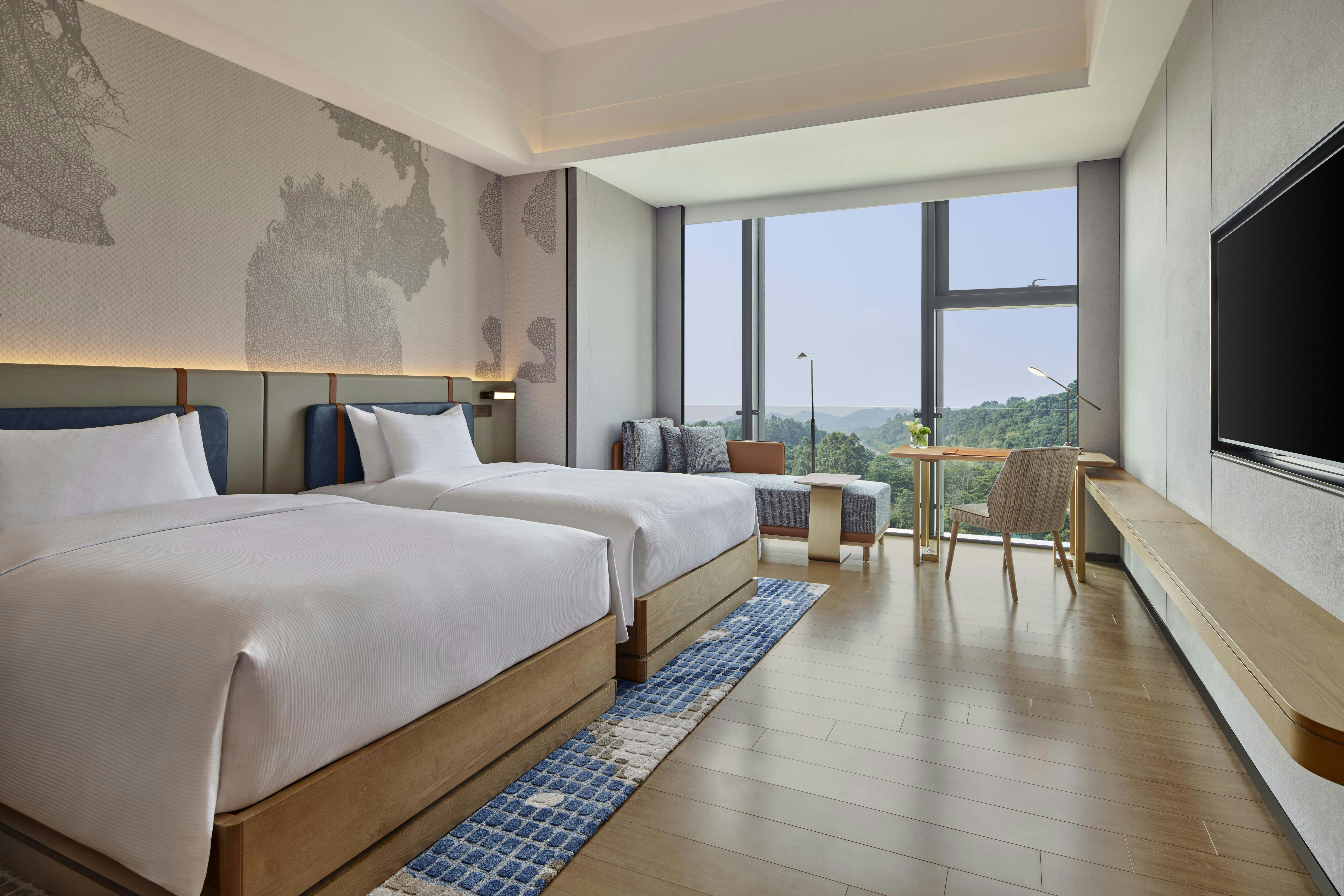 DELUXE, TWIN BEDS