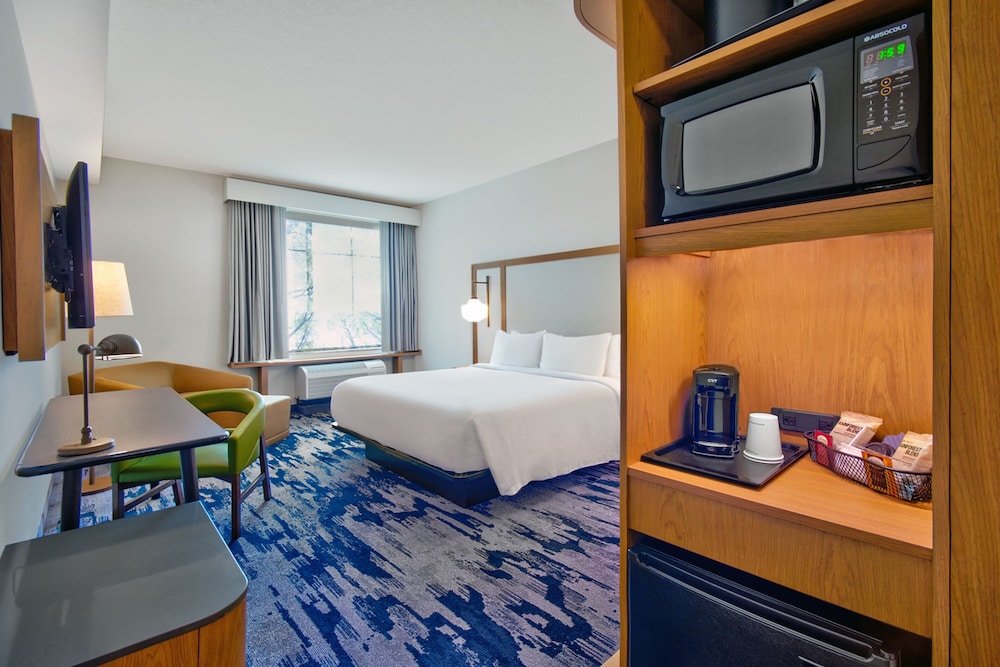 Fairfield Inn & Suites by Marriott Orlando at Flamingo Crossings Town Center 15/41