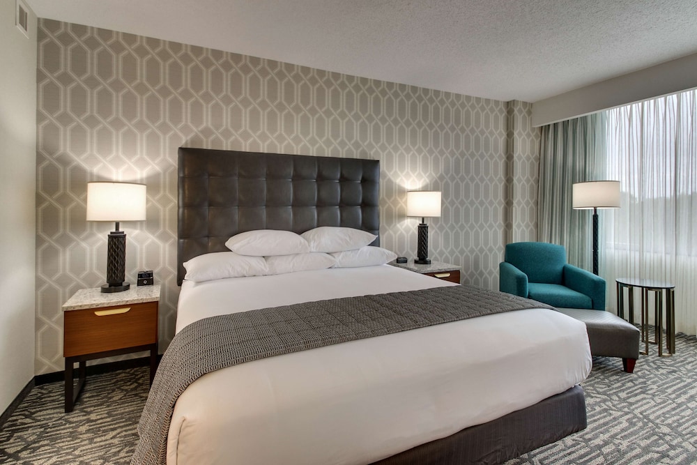 Drury Plaza Hotel Richmond 9/50