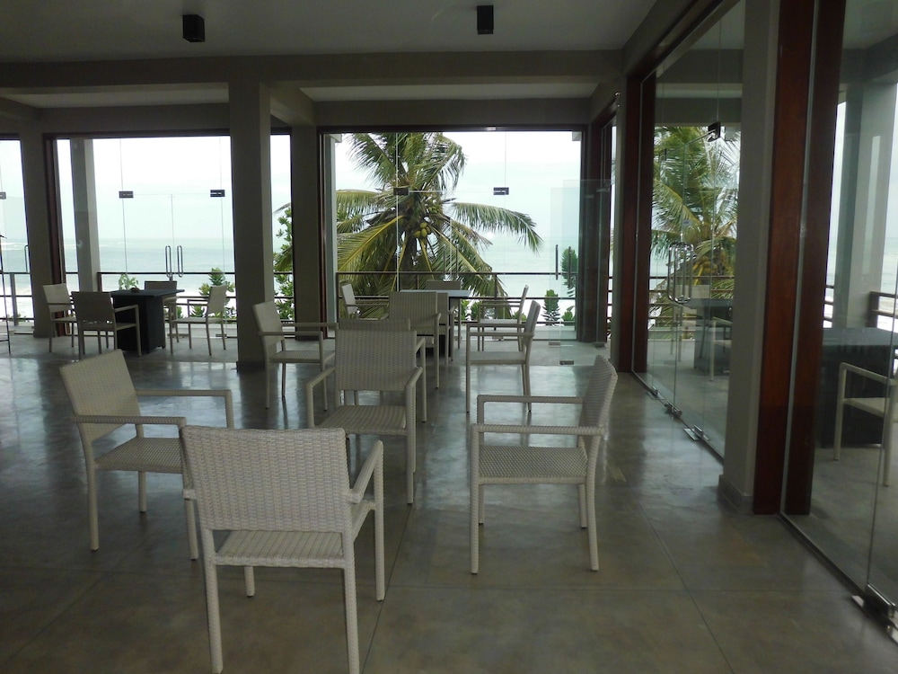 Paradise Beach Club 10/21