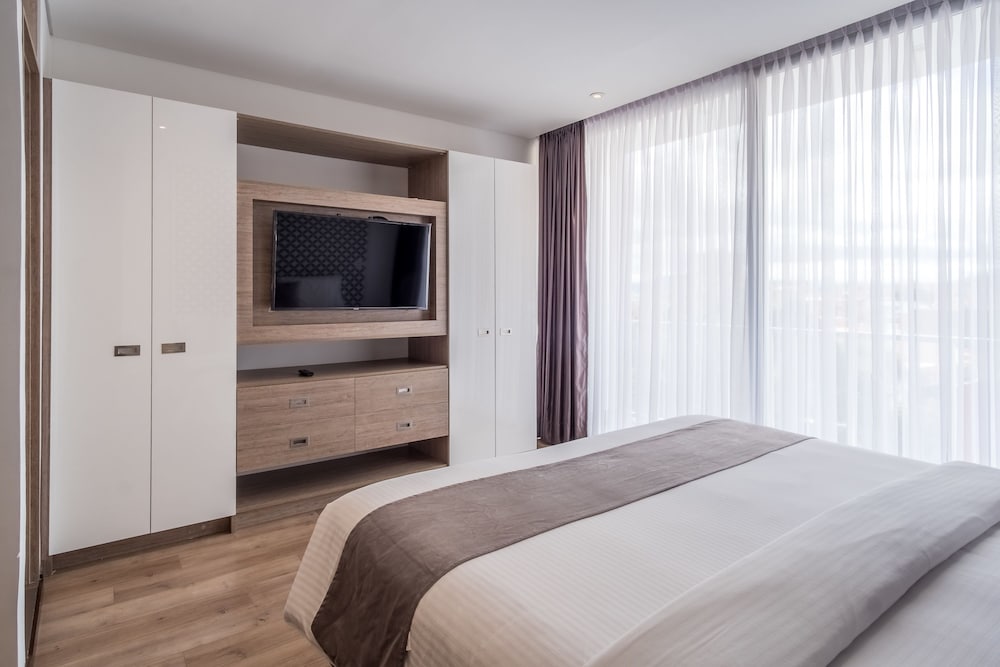 Hemma Suites 12/50