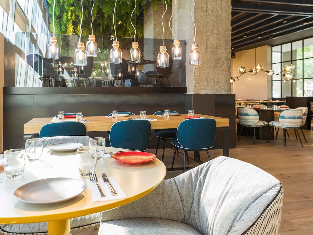 Novotel Sevilla 57/77
