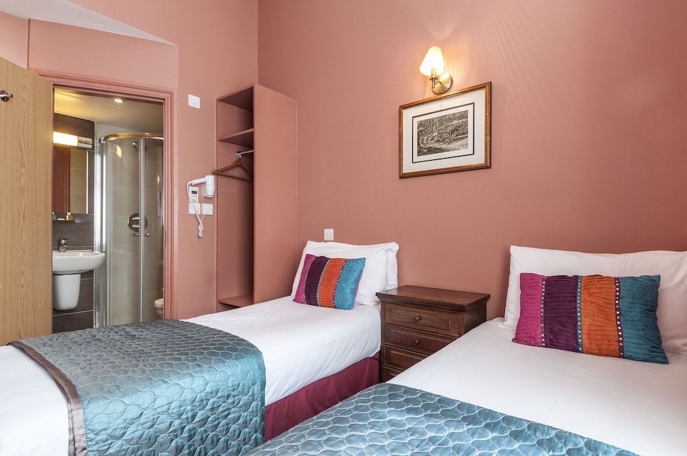 Coronation Hotel 29/50