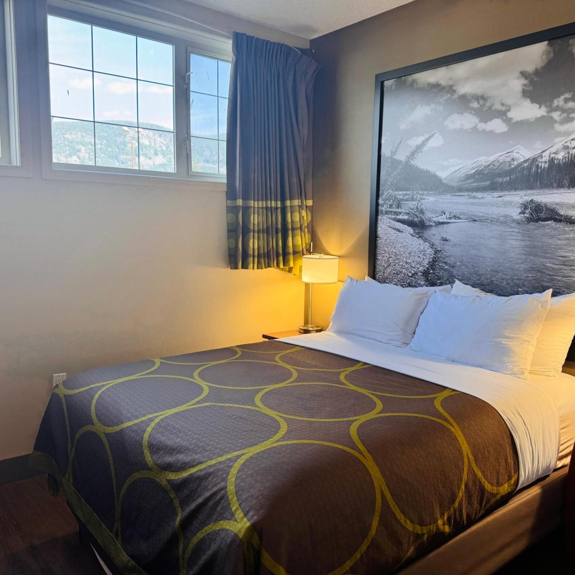 Efficiency, Suite, 6 Bunk Beds, Queen Bed