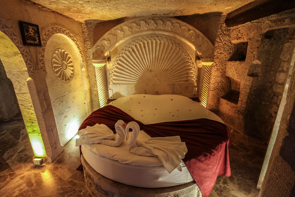 Heaven Cave House 26/64