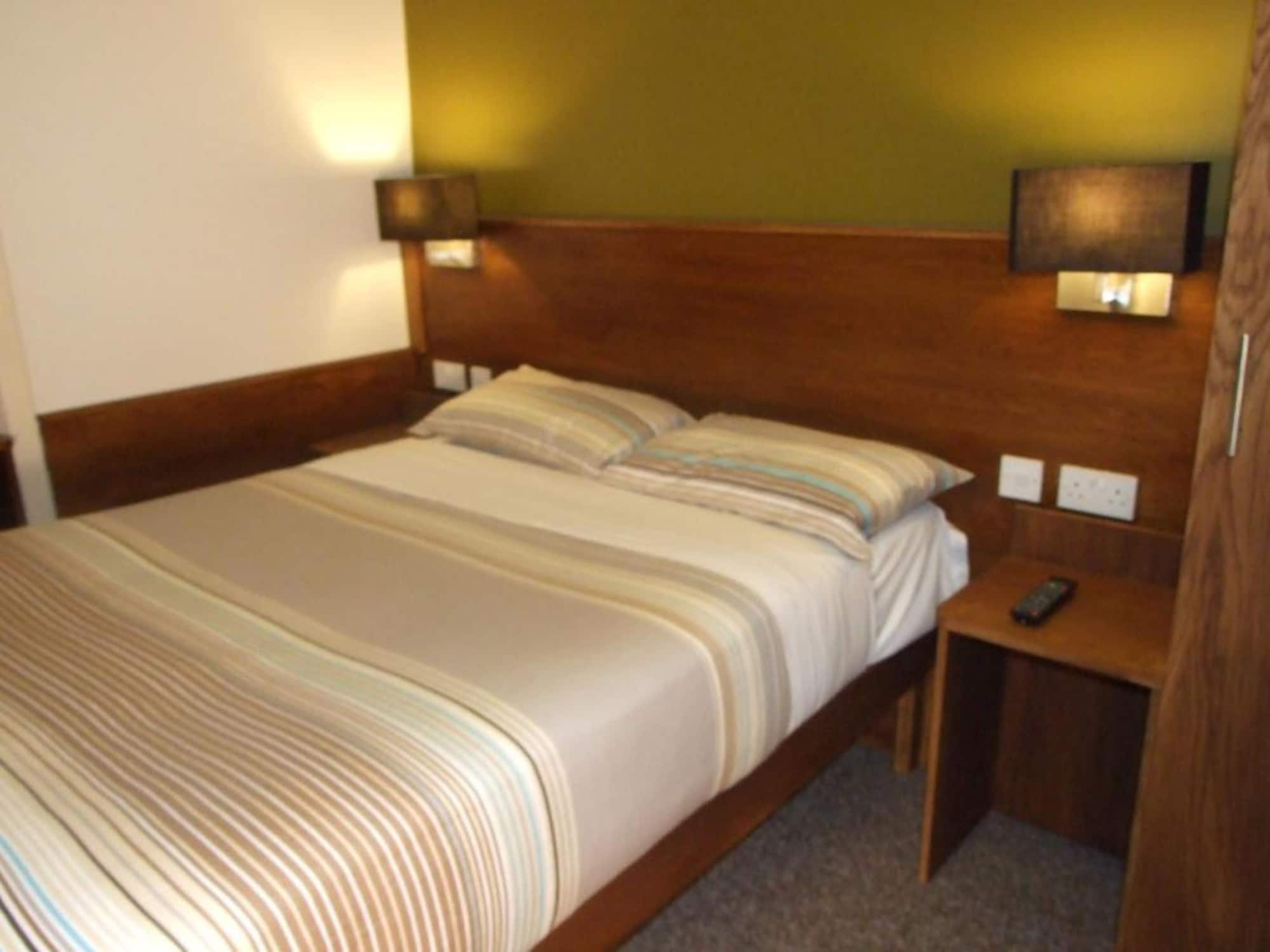 ROOM, DOUBLE BED