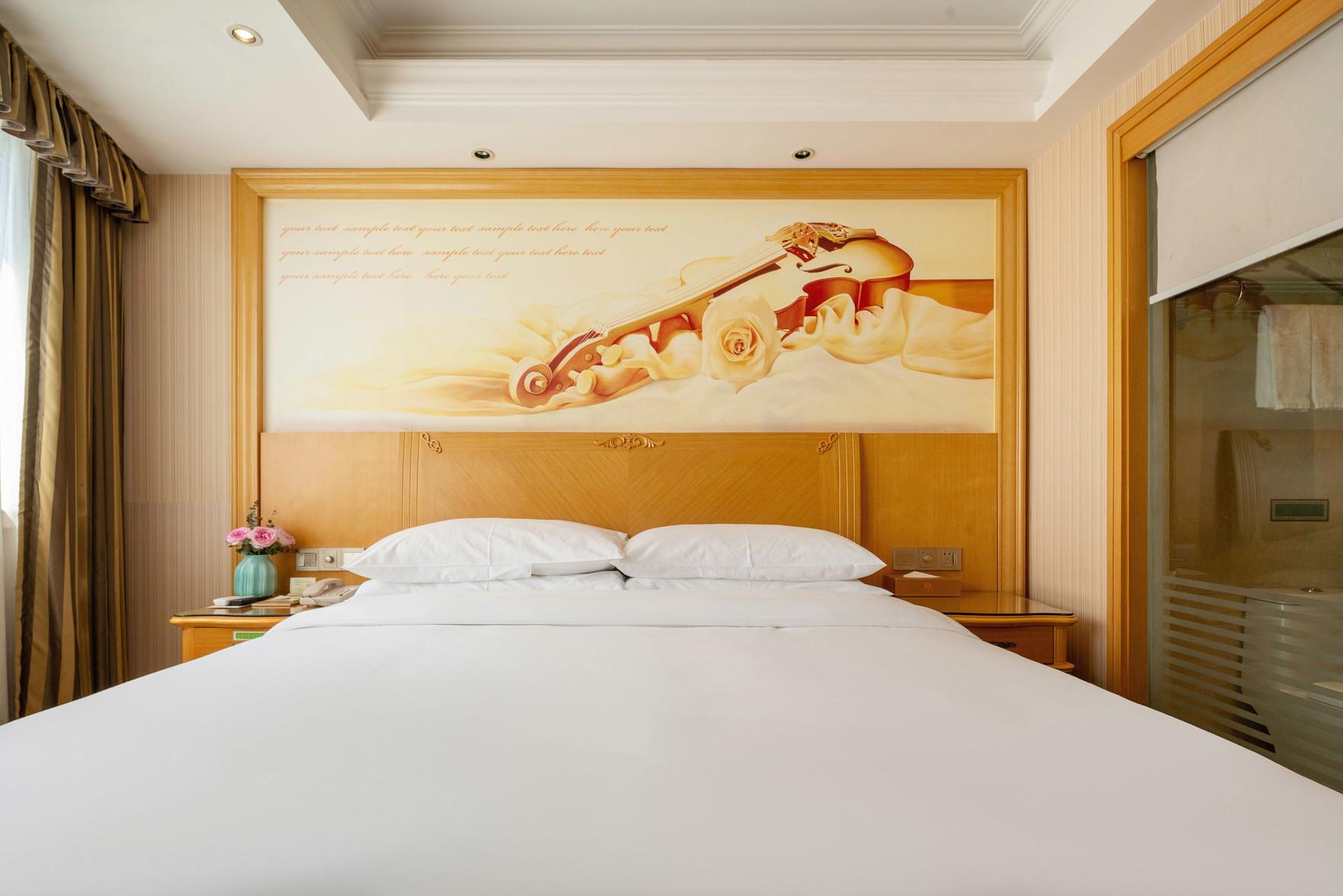 Deluxe, Double Bed