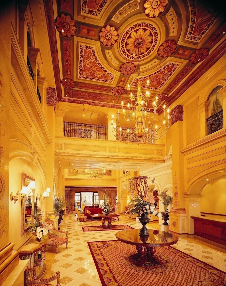 D oreale Grande Hotel Emperors Palace 36/38