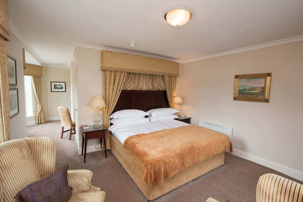 Macdonald Old England Hotel And Spa 3/50