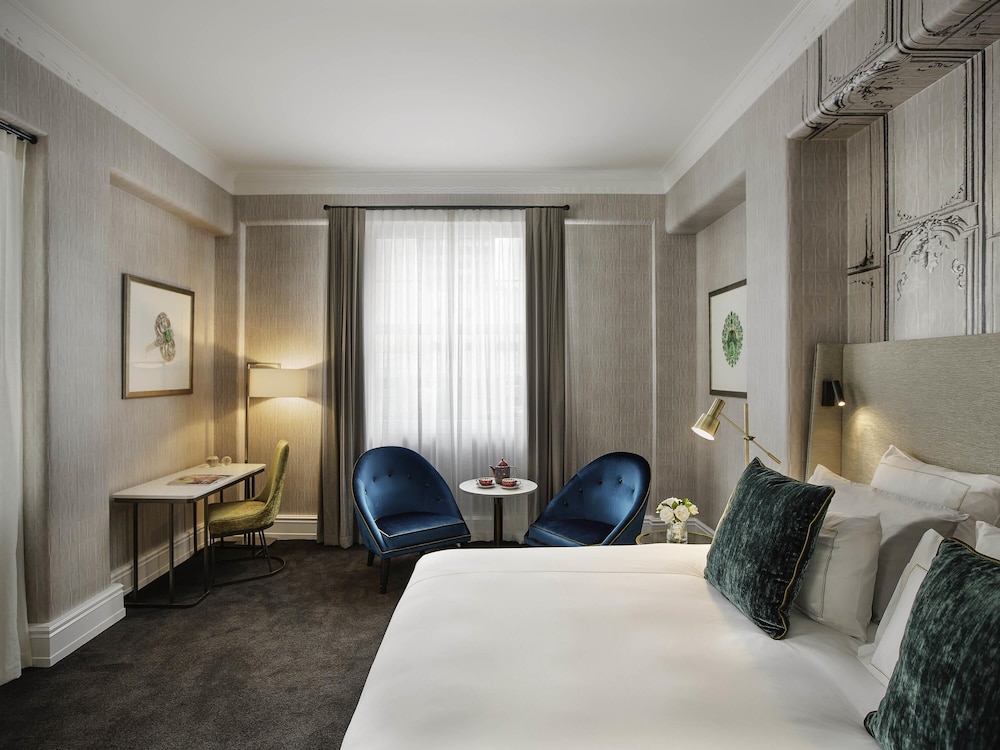 LUXURY, KING BED, CITY VIEW