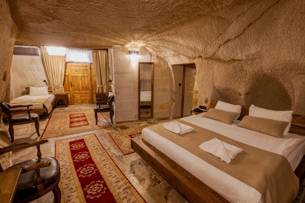 Deluxe, Quadruple, Twin Beds, King Bed