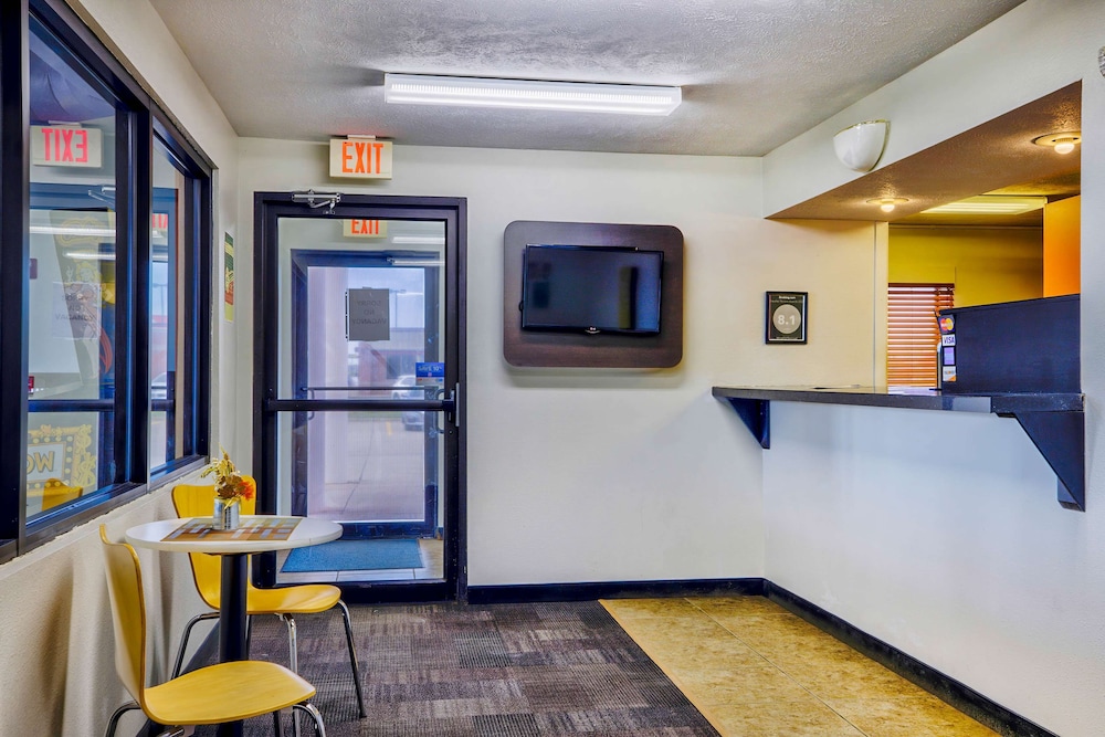 Motel6 Percival, IA 9/68
