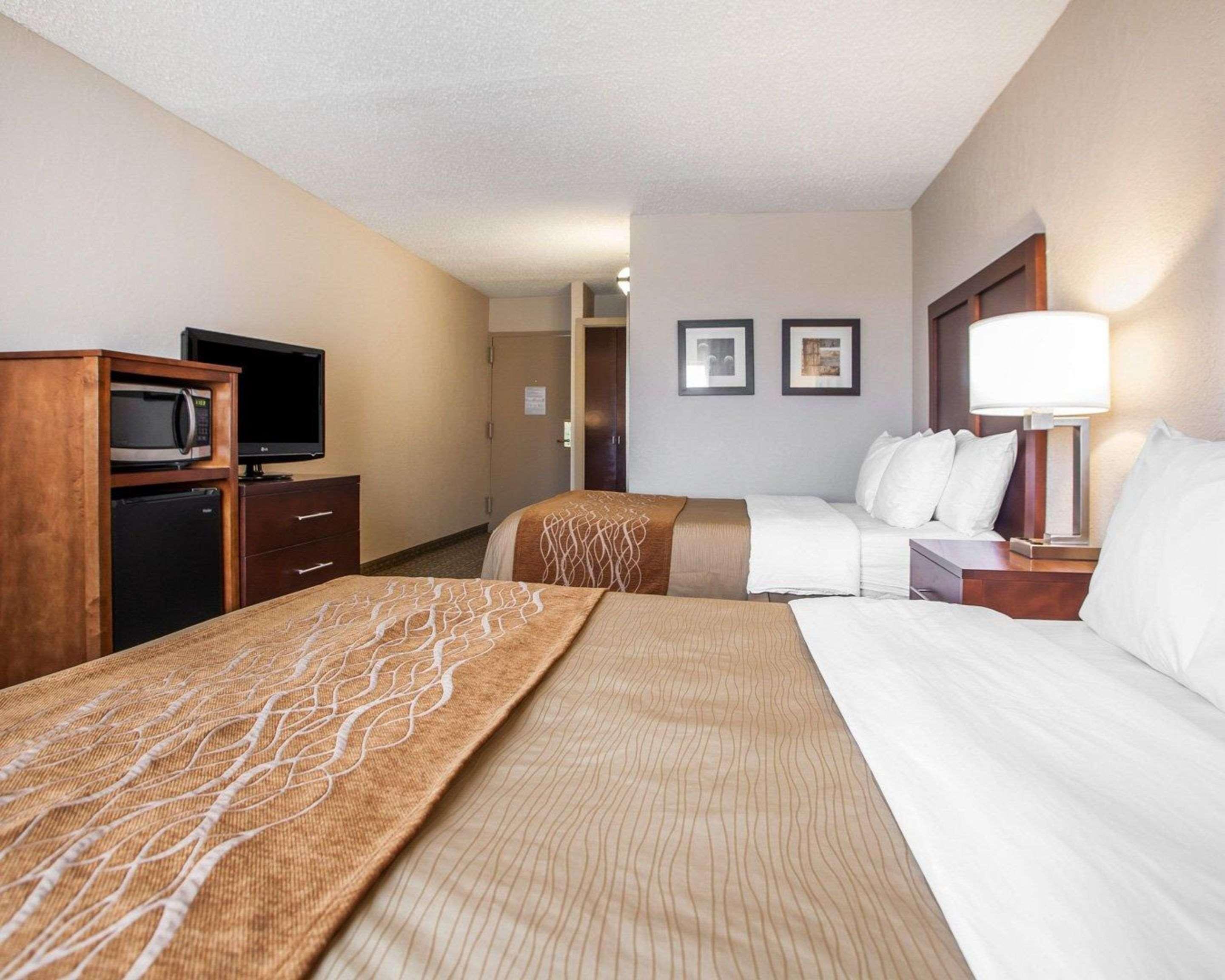 غرفة بسريرين كوين، Comfort Inn St. Louis - Westport Event Center 4/6