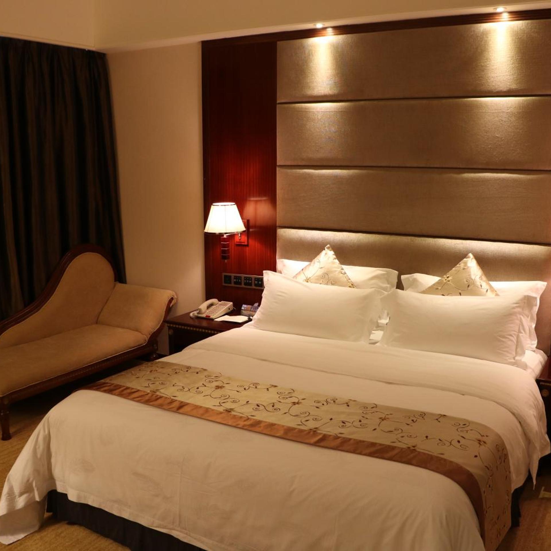Rongjiang Hotel 16/74
