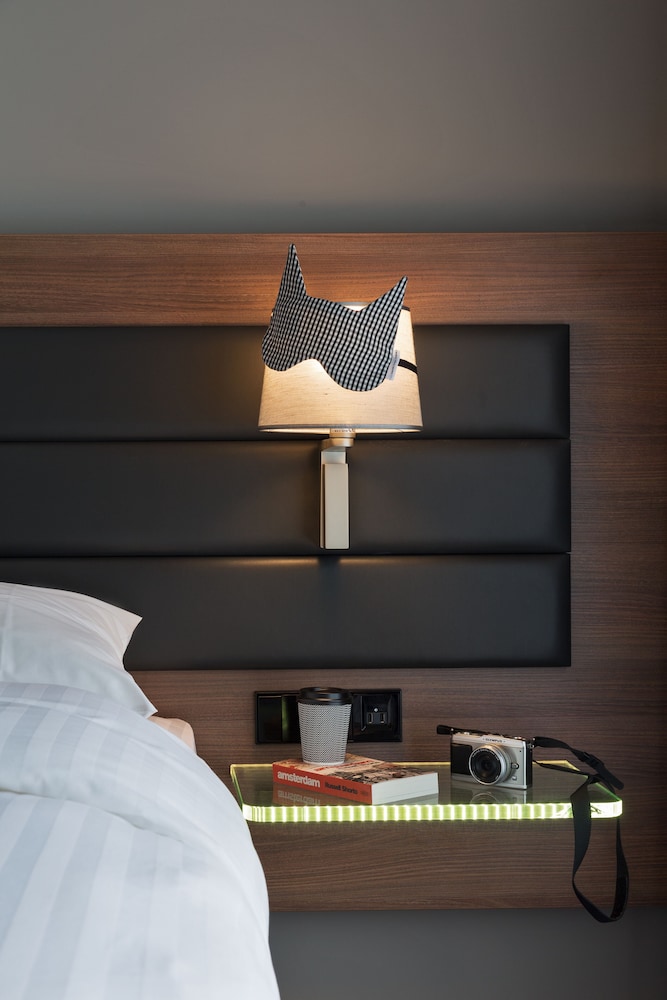 Moxy Amsterdam Houthavens 11/58