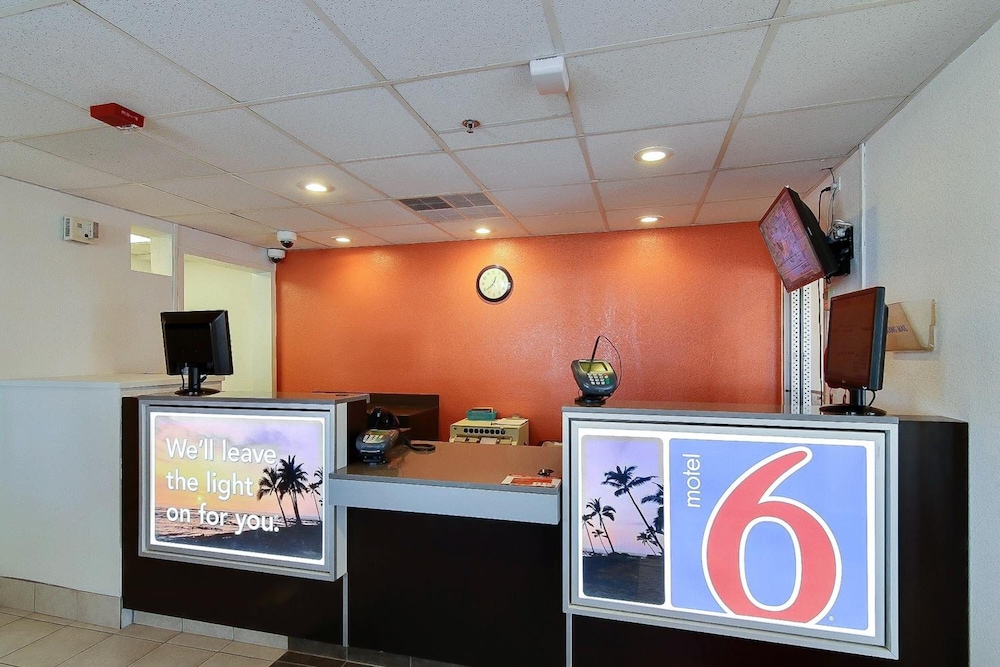 Motel6 Ventura, CA - South 6/61