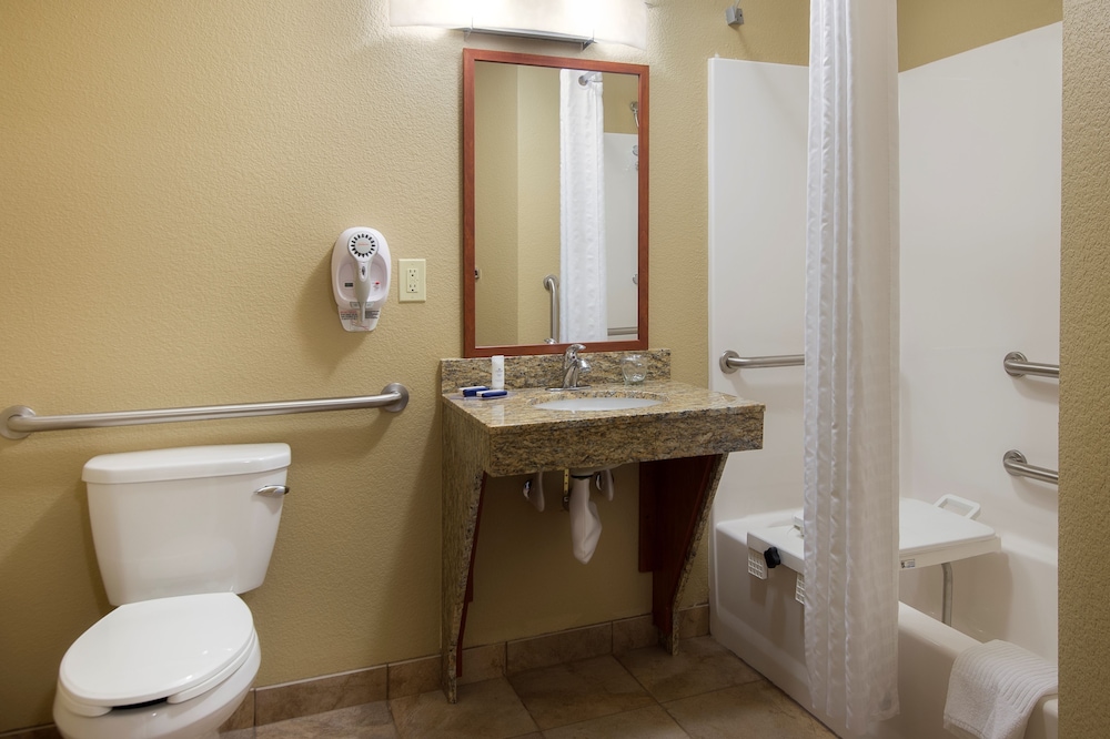 Candlewood Suites Fort Worth West 16/58