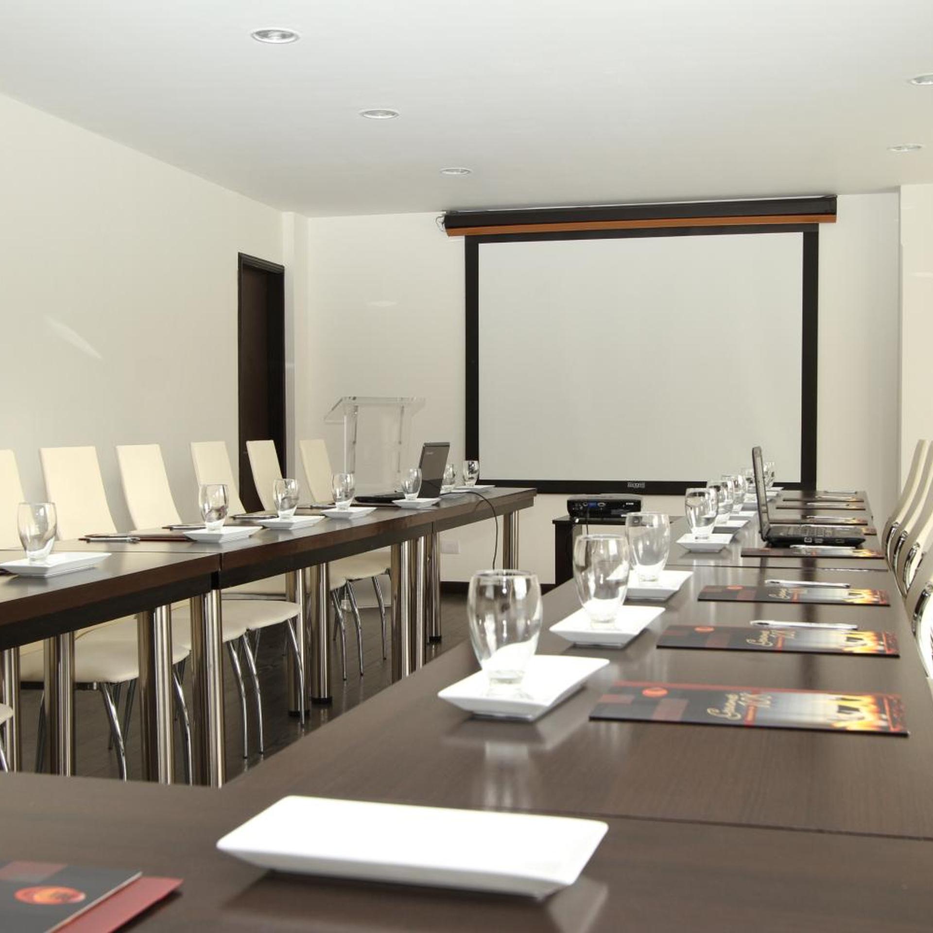 Suites 108 45/55