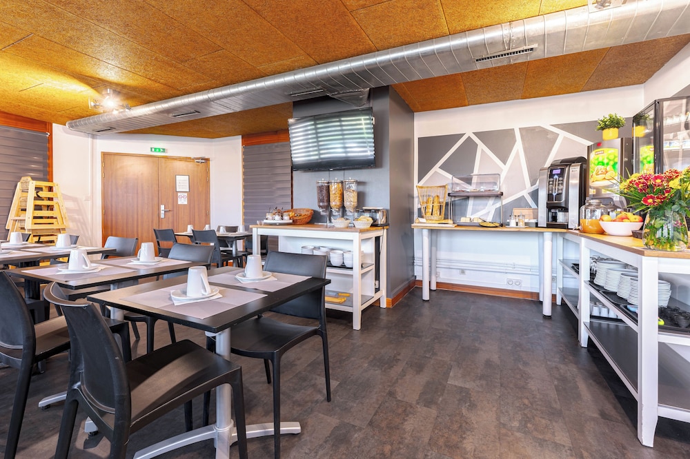 restaurant cafeteria