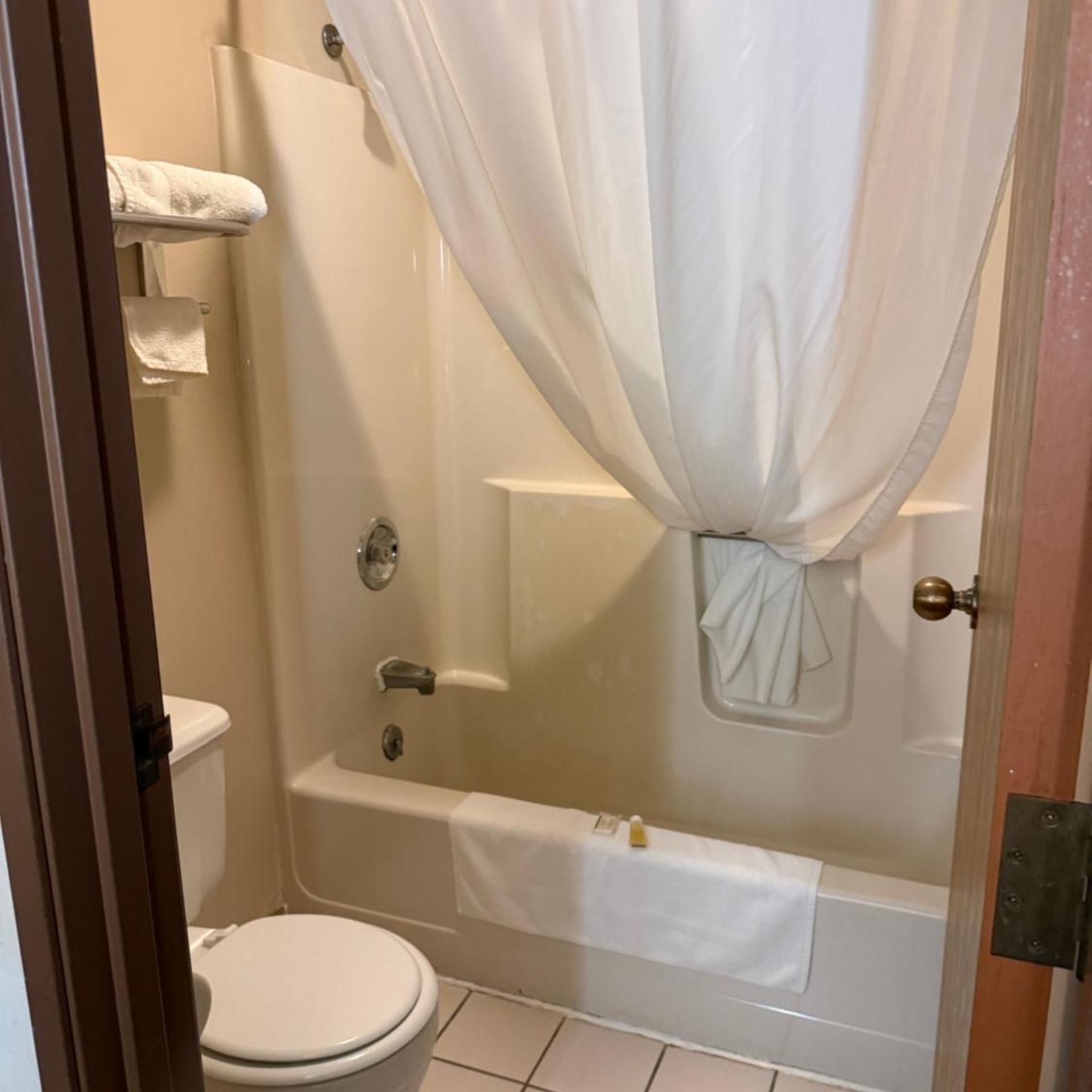 Dodgeville Inn & Suites 38/44