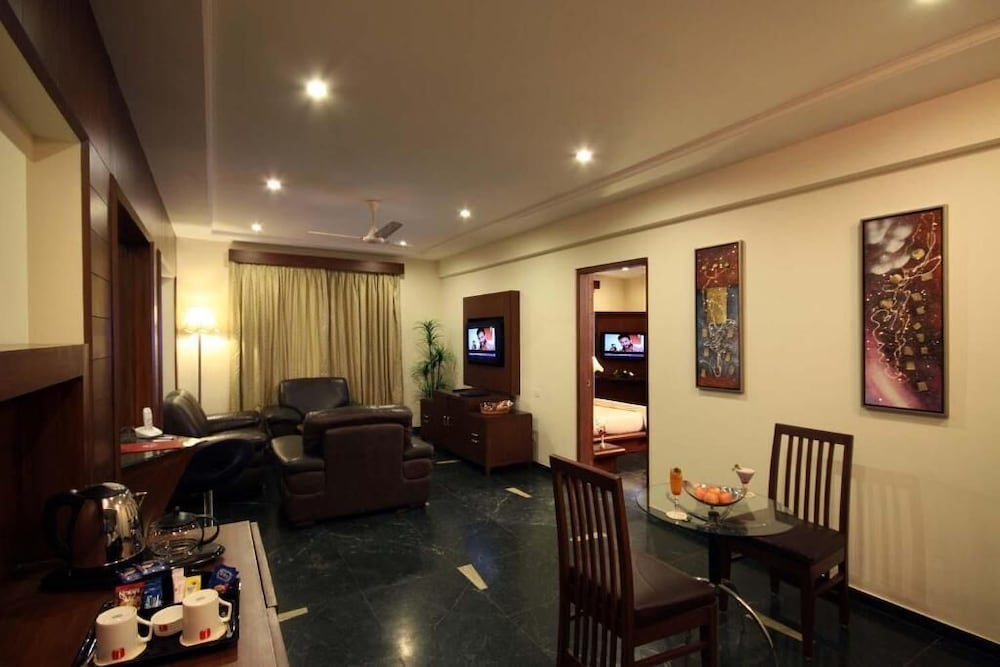 Renest Gandhidham 16/25