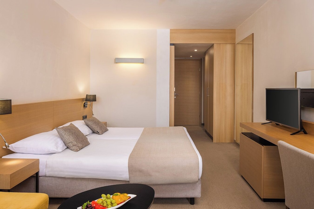 Superior, Double Bed, with Extra Bed, Sea Side, Balcony